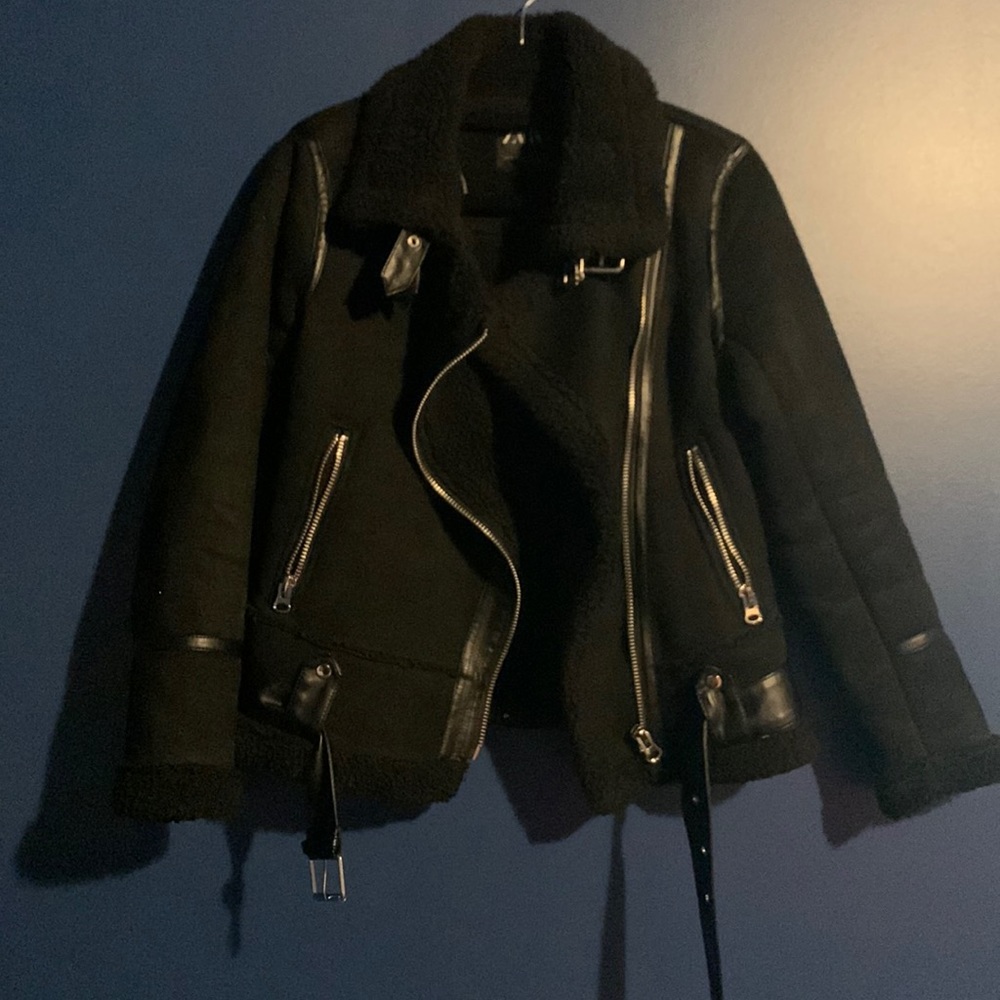 Black Zara shearling Size Small
